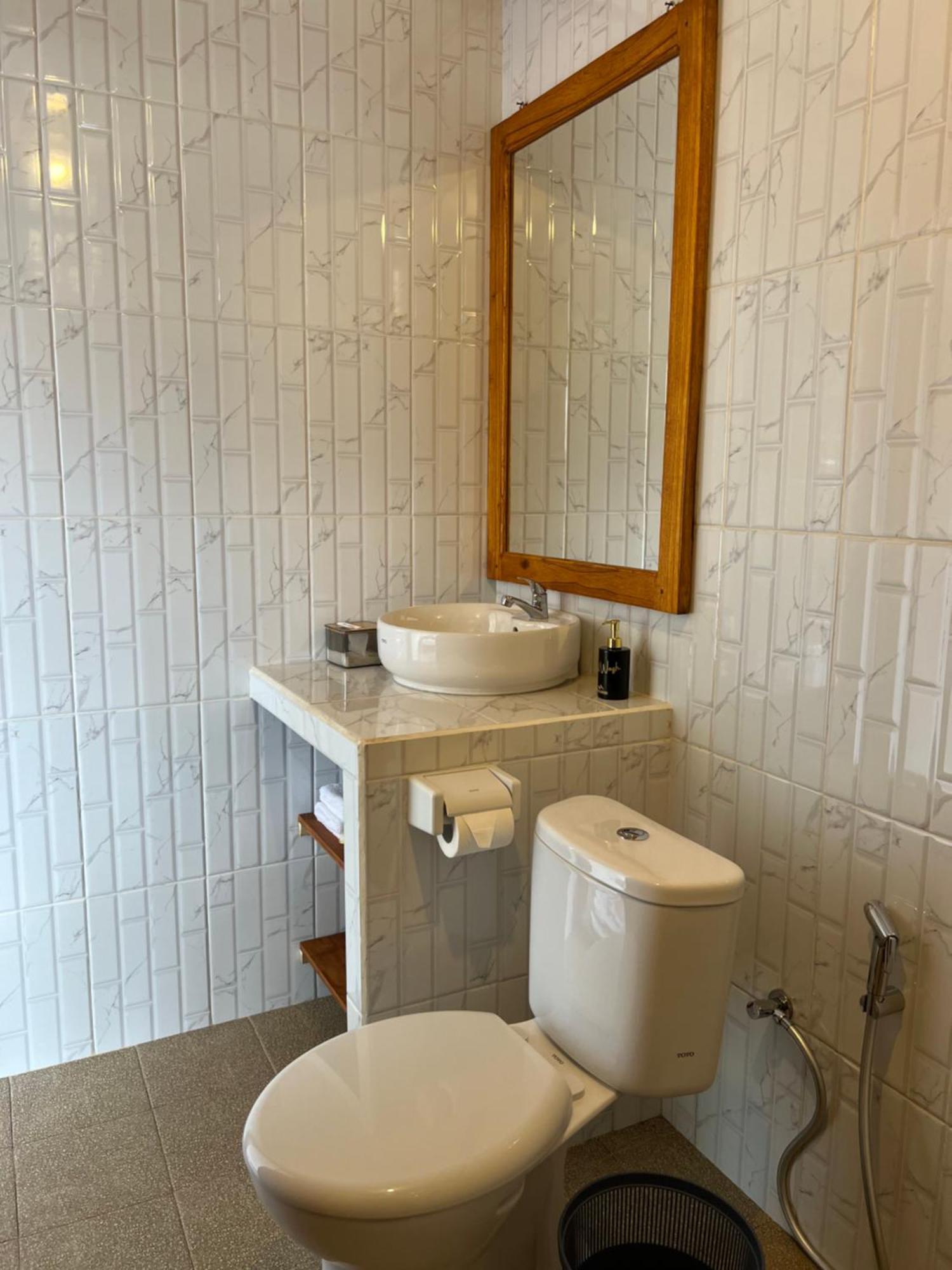 Bisbis House Iseh Village 셀랏 외부 사진