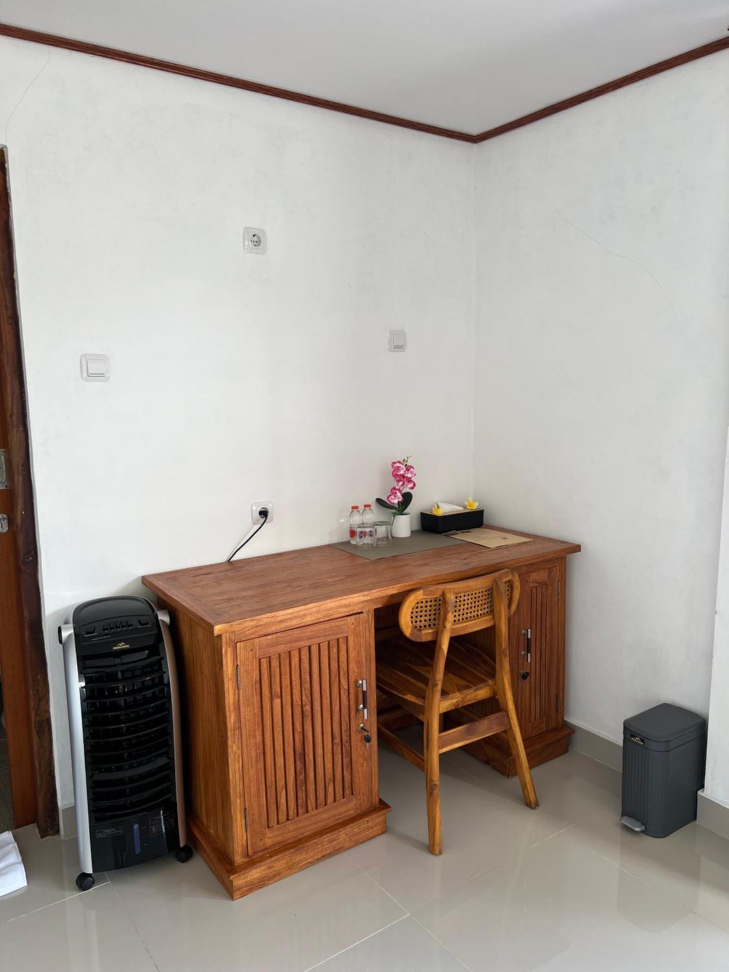 Bisbis House Iseh Village 셀랏 외부 사진
