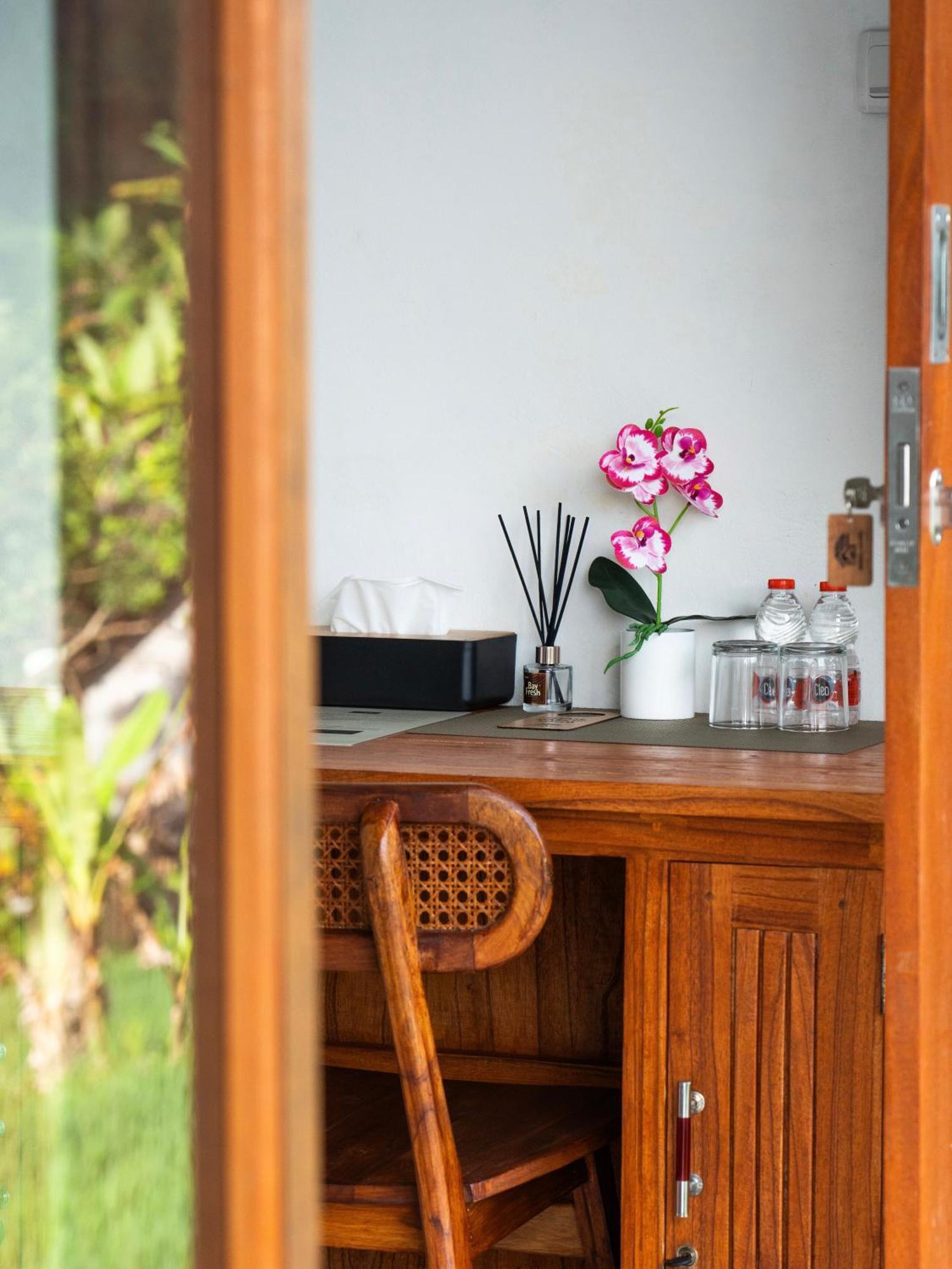 Bisbis House Iseh Village 셀랏 외부 사진