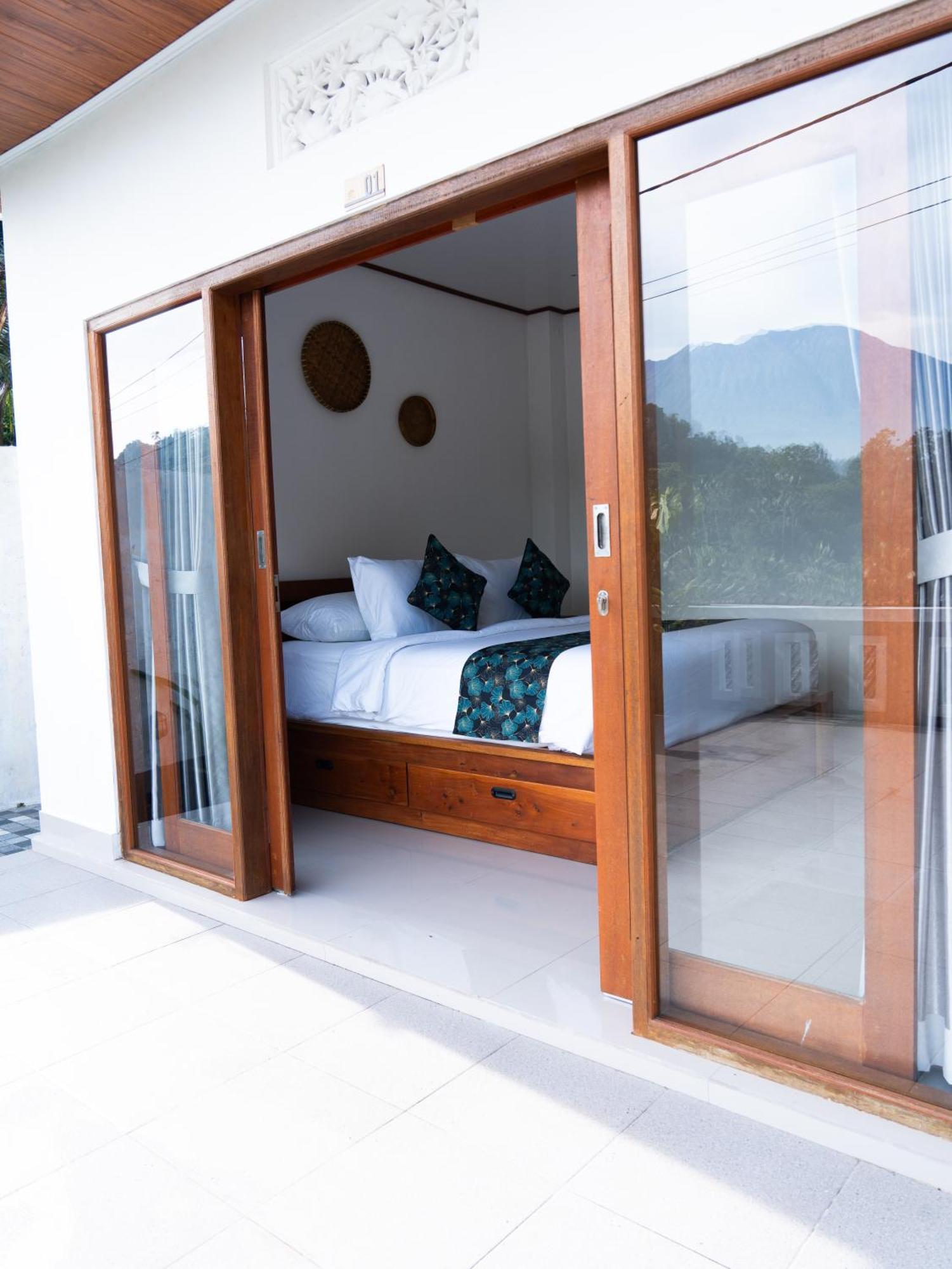 Bisbis House Iseh Village 셀랏 외부 사진